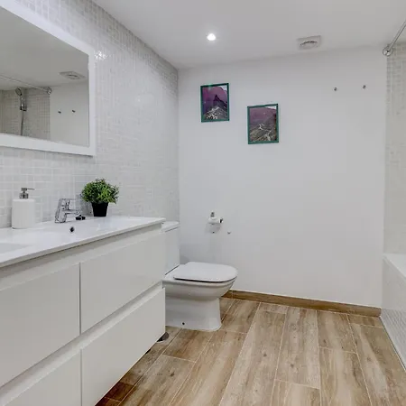 Beautiful Apartment Caleta Interian Beach